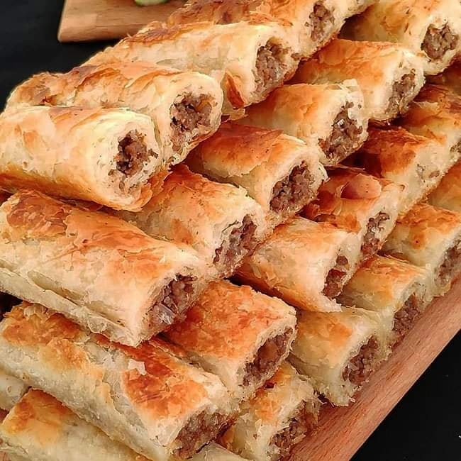 Baklava Yufkasindan Çıtır Çıtır Kıymalı Börek - 1