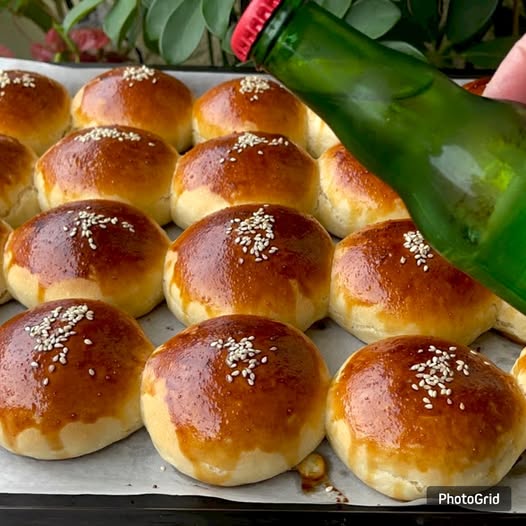 1 Şişe Soda İle Yumuşacık Poğaça Tarifi  - 1