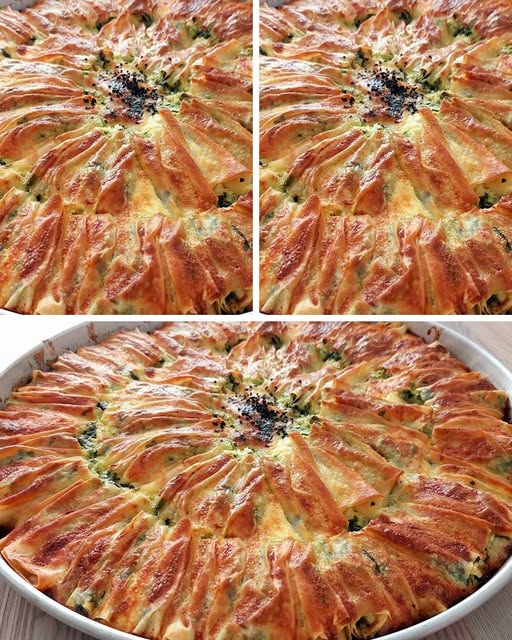 Ispanaklı El Açması Tepsi Kırma Börek Tarifi - 3