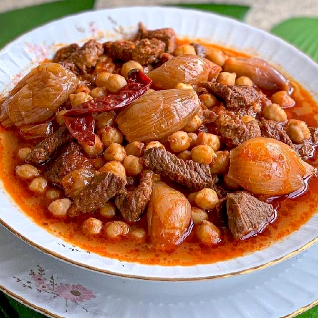 Arpacık Soğanlı Etli Yahni Tarifi - 1