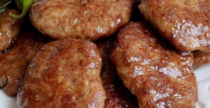İçi Sulu Sulu Yumuşacık Sodalı Köfte Tarifi