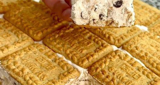 Sadece 4 Malzemeli Fırınsız Pasta Tarifi 