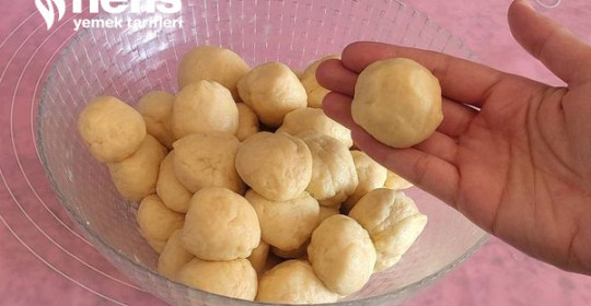 Kıyır Mayasız Mini Peynirli Poğaçalar