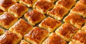 3 Malzemeli Kat Kat Çıtır Börek Tarifi 