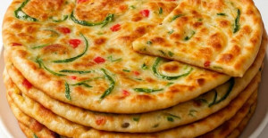 Az Malzemeli Enfes Sebzeli Çörek Tarifi