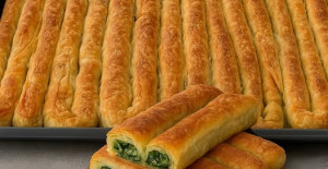 Çıtır Çıtır Ispanaklı Tepsi Böreği Tarifi