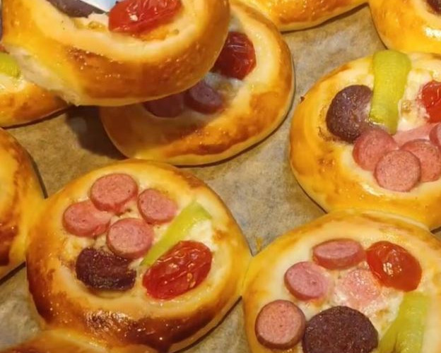 Pastane Usülü mini pizzalar