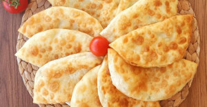 Sadece 1 Bardak Sütle Yağ Çekmeyen Puf Börek Tarifi