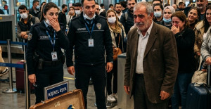 İstanbul Havalimanı’nda yaşlı adamın bavulu açılınca herkes geri çekildi