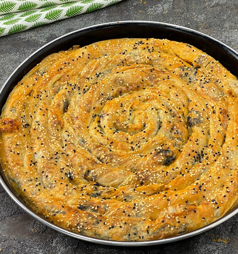 El Açması Ispanaklı Börek - 1